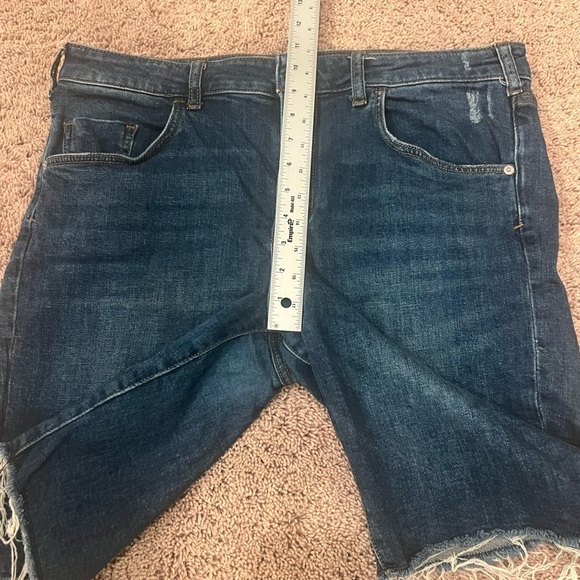 32 Anthropologie pilcro high rise slim jean shorts dark denim raw edge Bermudas - Picture 10 of 11